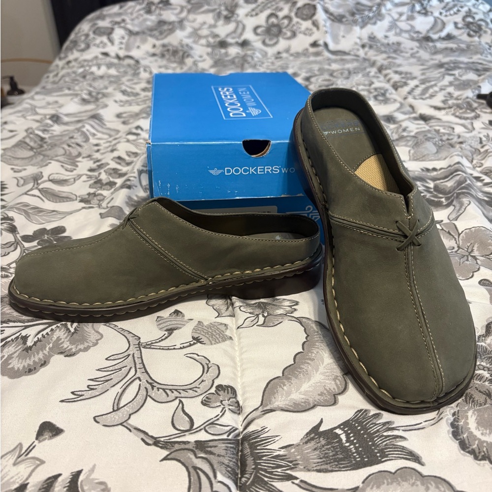 Dockers Women's Olive Green Mules